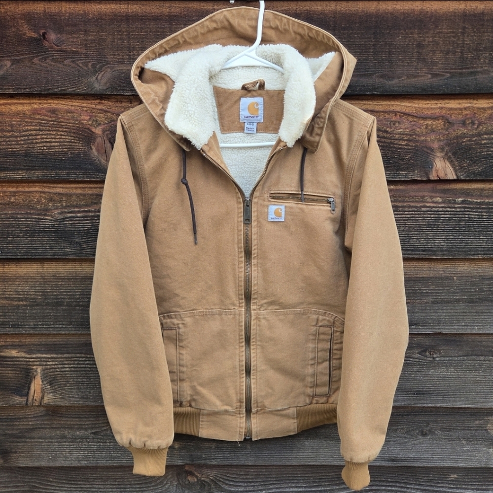 Carhartt Wildwood Jacket as seen on Yellowstone. Carhartt Brown. Removable Hood.